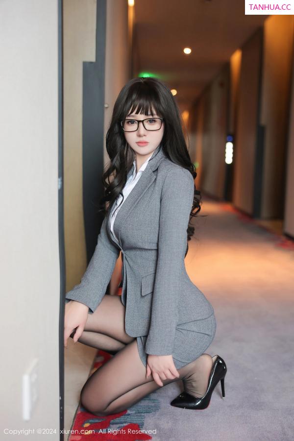   [XiuRen]高清写真图 2024.05.07 No.8496 金小依 美腿黑丝第7张图片